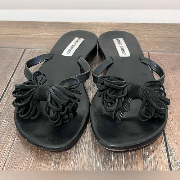 Manolo Blahnik Black Leather Bow Accents Sandals size 37 Women’s US size 7 - Picture 3 of 12